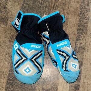 Stay Warm & Stylish with Grenade Kids' Ski Mittens - Size S